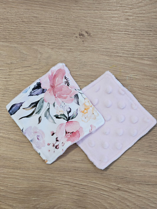Lingettes démaquillantes lavables magiques.